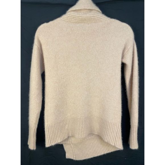 Saks Fifth Avenue XS 100% Cashmere Camel Asymmetrical Turtleneck Sweater Buttons - Picture 4 of 4